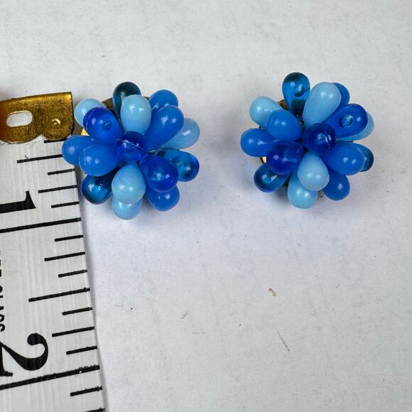 VTG Clip On Earring Blue Lucite Beads Cluster MCM Hong Kong - Picture 6 of 6